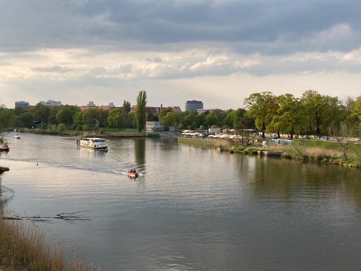 Apartament Na Grobli, Przy Kladce Zwierzynieckiej Wrocław Exteriör bild