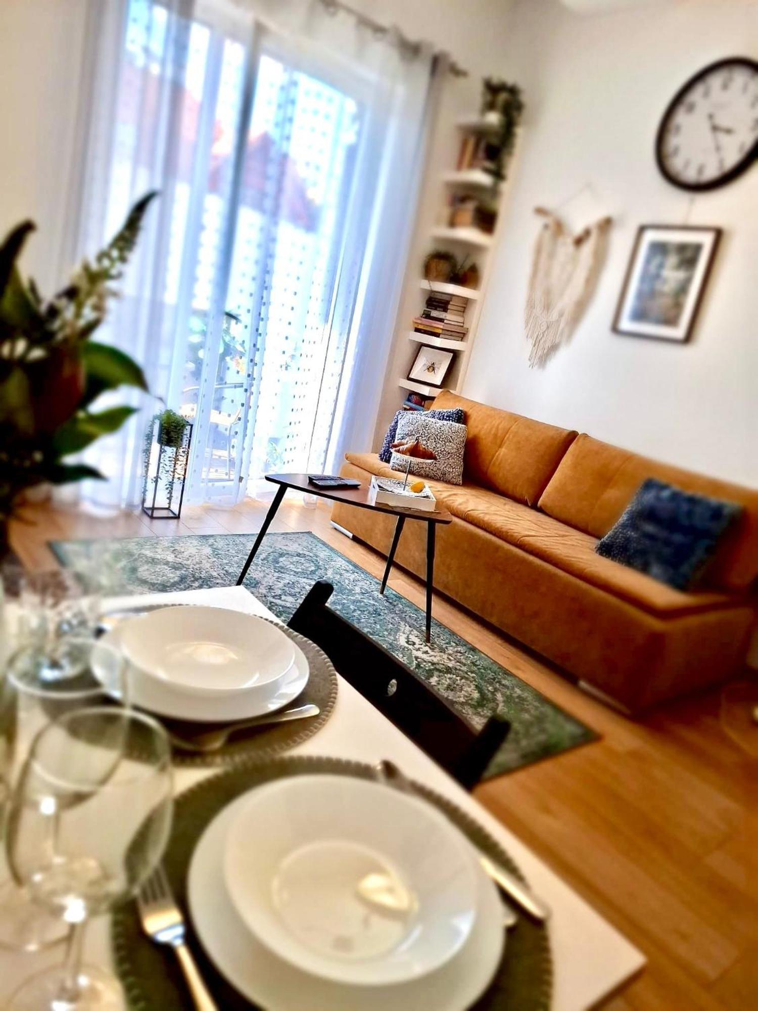 Apartament Na Grobli, Przy Kladce Zwierzynieckiej Wrocław Exteriör bild